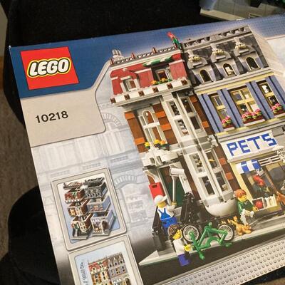 LEGO Creator 10218 Pet Shop With Instructions