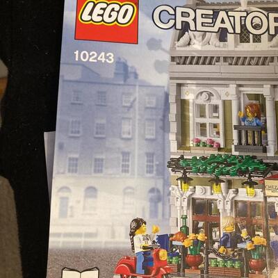 Lego Creator Expert Parisian Restaurant (10243) with Instructions