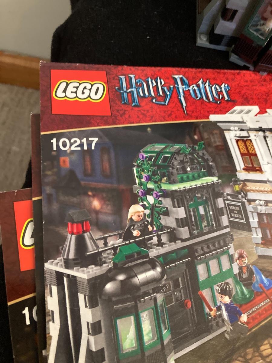 LEGO 10217 Harry Potter Diagon Alley With Instructions | EstateSales.org