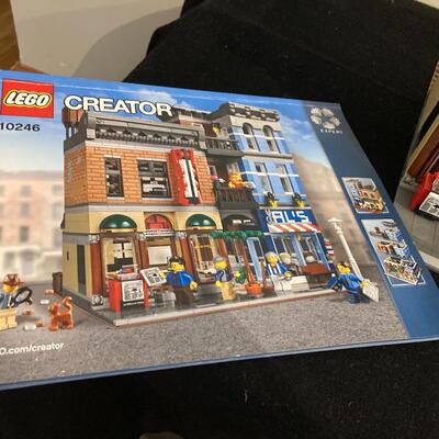 LEGO Creator Detective's Office (10246) With Manual