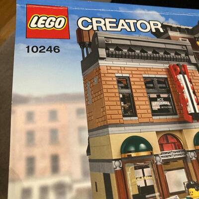 LEGO Creator Detective's Office (10246) With Manual