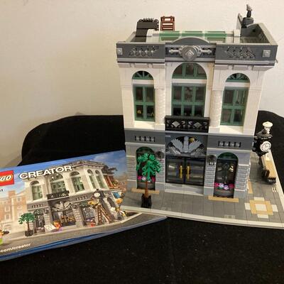 LEGO 10251 Creator Expert Brick Bank With Manual