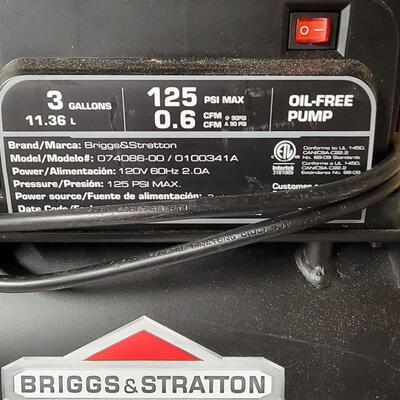 3 gallon air Briggs & Stratton electric air compressor
