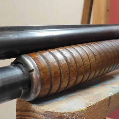 Lot 27: Vintage WINCHESTER Model 12 16-Gauge Pump Action Shotgun with Cutts Compensator Choke Tubes Lyman Gun Sight Corp