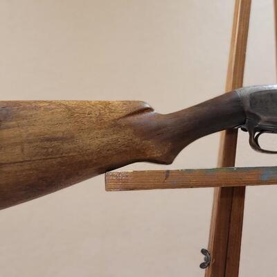 Lot 27: Vintage WINCHESTER Model 12 16-Gauge Pump Action Shotgun with Cutts Compensator Choke Tubes Lyman Gun Sight Corp