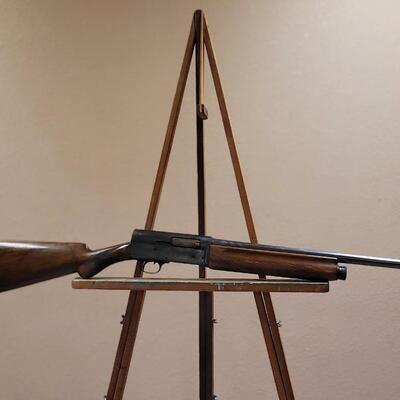 Lot 28: Vintage REMINGTON Model 11 Bowning AUTO 5 Semi Automatic Shotgun