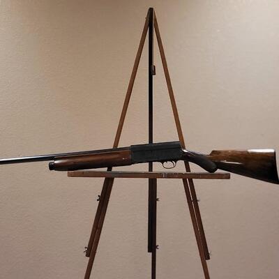 Lot 28: Vintage REMINGTON Model 11 Bowning AUTO 5 Semi Automatic Shotgun