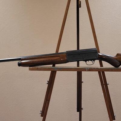 Lot 28: Vintage REMINGTON Model 11 Bowning AUTO 5 Semi Automatic Shotgun