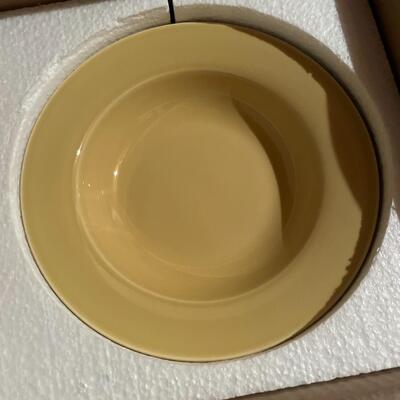 Williams Sonoma dishes, new in box: Saffron