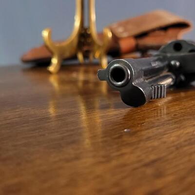 Lot 30: Vintage EIG .22 Short Concealed Carry Revolver w/ HUNTERS Leather Holster