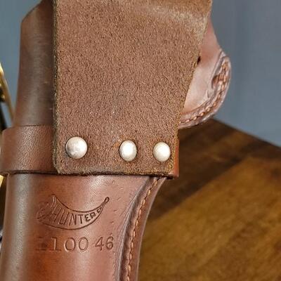 Lot 30: Vintage EIG .22 Short Concealed Carry Revolver w/ HUNTERS Leather Holster