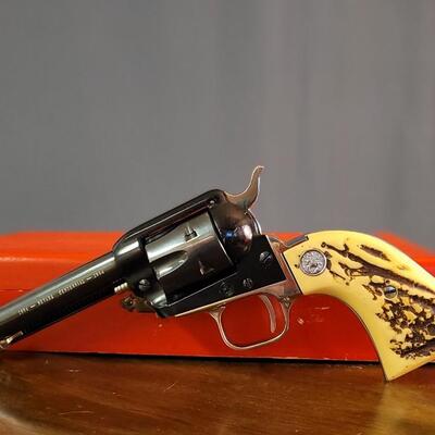 Lot 31: Vintage COLT Single Action Frontier Scout .22 LR Revolver w/ Original Presentation Case