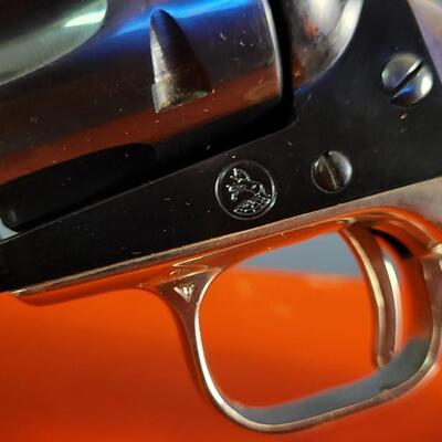 Lot 31: Vintage COLT Single Action Frontier Scout .22 LR Revolver w/ Original Presentation Case
