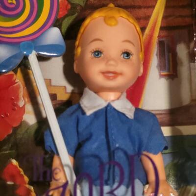 Barbie The Wizard Of Oz: Tommy and Kelly as Munchkins