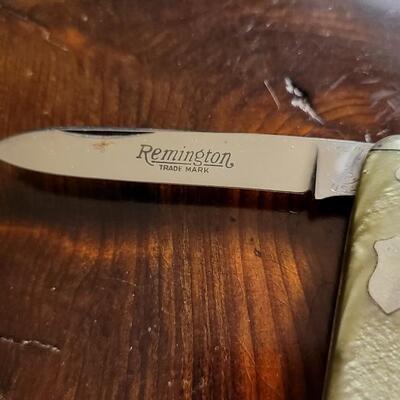 Lot 35: (3) Vintage Assorted Pocketknives
