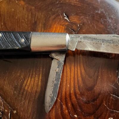 Lot 35: (3) Vintage Assorted Pocketknives