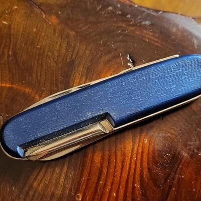 Lot 35: (3) Vintage Assorted Pocketknives