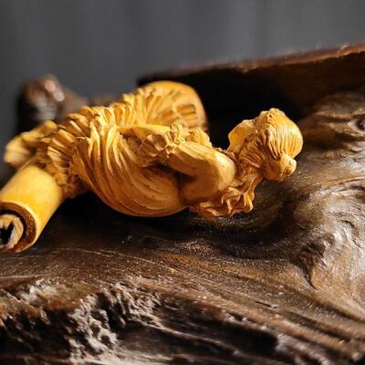Lot 37: Antique LUDWIG, HARTMAN EIDAM Meerschaum Smoking Carved Woman Pipe w/ Original Case