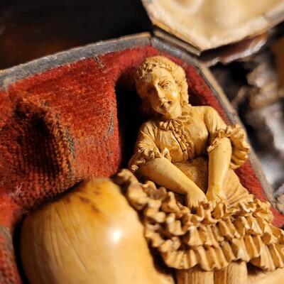 Lot 37: Antique LUDWIG, HARTMAN EIDAM Meerschaum Smoking Carved Woman Pipe w/ Original Case