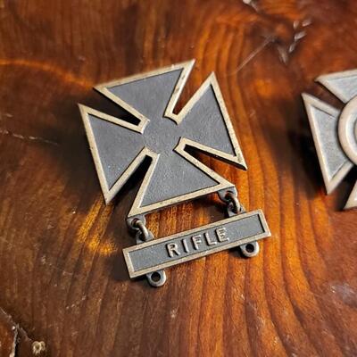 Lot 38: (2) Vintage Military STERLING SILVER Sharpshooter Rifle Pins