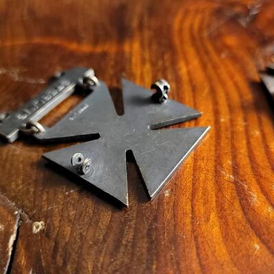 Lot 38: (2) Vintage Military STERLING SILVER Sharpshooter Rifle Pins