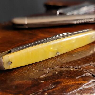 Lot 40: Assortment of (3) Vintage Pocketknives