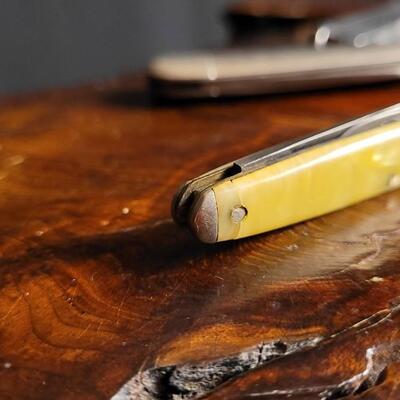 Lot 40: Assortment of (3) Vintage Pocketknives