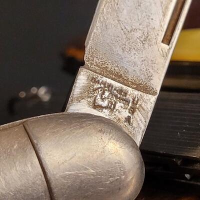 Lot 40: Assortment of (3) Vintage Pocketknives