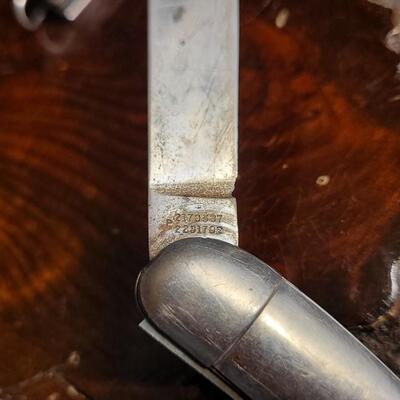 Lot 40: Assortment of (3) Vintage Pocketknives