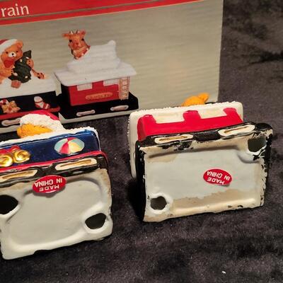 Artmark 4pc Porcelain Holiday Train