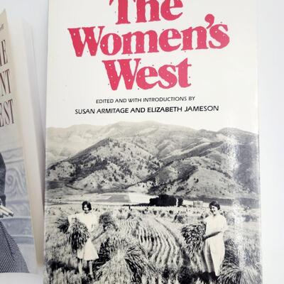WOMEN OF THE WILD WEST PAPERBACK BOOK BUNDLE
