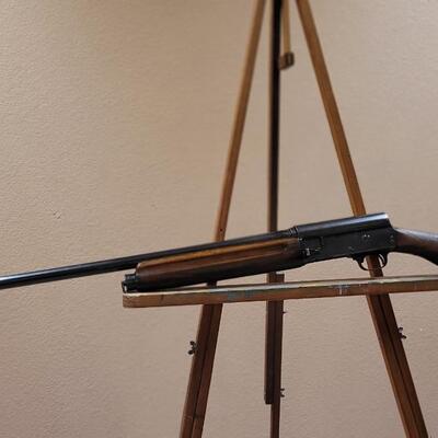 Lot 42: Vintage Belgian BROWNING Full 16 Gauge 2 3/4 Barrel Auto-5 Special Steel Semi Automatic Shotgun