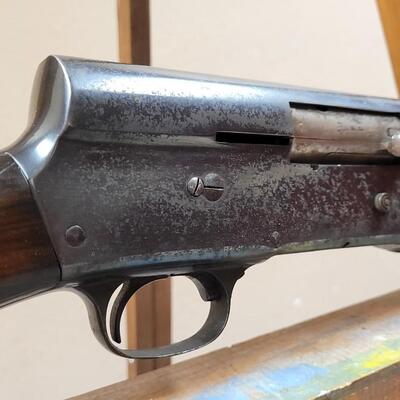 Lot 42: Vintage Belgian BROWNING Full 16 Gauge 2 3/4 Barrel Auto-5 Special Steel Semi Automatic Shotgun