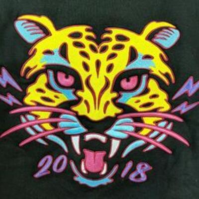 Snapchat Logo King, Embroidered Tiger Black Sweatshirt sz Large - New