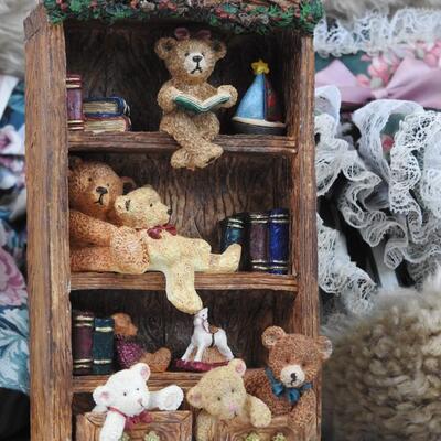 7 pc Bears, Select Edition Tapestry Throws, Bears on Bookcase