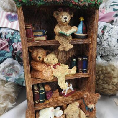 7 pc Bears, Select Edition Tapestry Throws, Bears on Bookcase