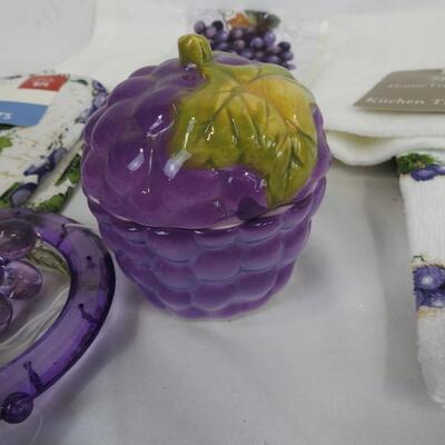 Grape Themed Decor: Pot Holders, Kitchen Towels, Candle, 2 WindChimes - New