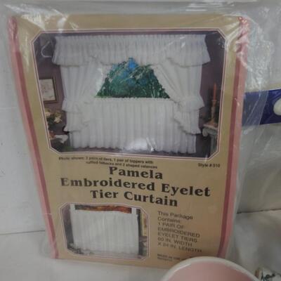 2 Pamela Embroidered Eyelet Tier Curtains, Wallpaper, 2 Small Bowls- New