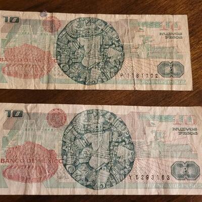 Lot 57: Vintage and Modern Assortment of MEXICO Banknote Bills