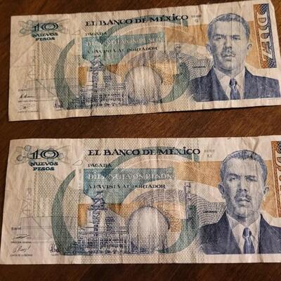 Lot 57: Vintage and Modern Assortment of MEXICO Banknote Bills