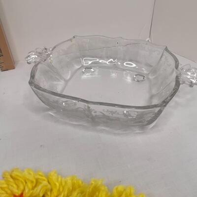 Colorful trivet and 2 Bowls