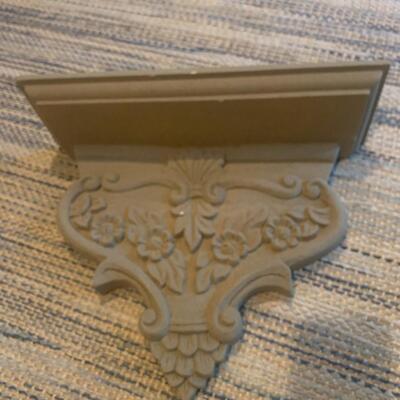 Decorative wall shelf