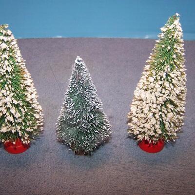 LOT 3   VINTAGE CHRISTMAS BRUSH TREES
