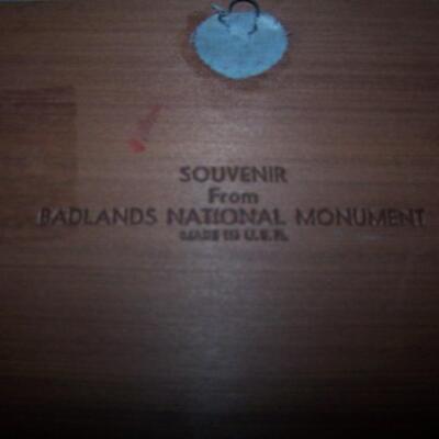 VINTAGE SOUVENIR BADLANDS NATIONAL MONUMENT PLAQUES