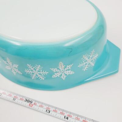 VINTAGE TURQUOISE SNOWFLAKE PYREX