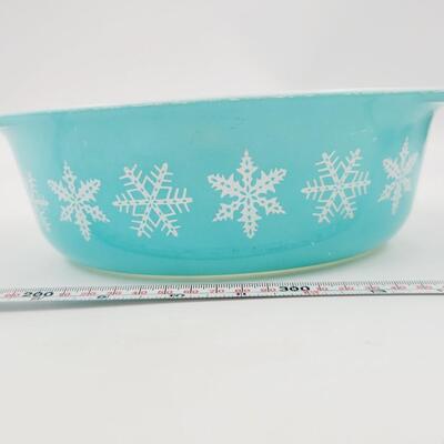 VINTAGE TURQUOISE SNOWFLAKE PYREX