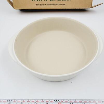 NEW PAMPERED CHEF MINI-BAKER STONEWEAR