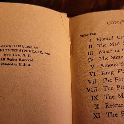 Lot 62: Vintage 1930's THE BIG LITTLE BOOK Flash Gordon in the Forest Kingdom of MONGO Book