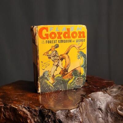 Lot 62: Vintage 1930's THE BIG LITTLE BOOK Flash Gordon in the Forest Kingdom of MONGO Book