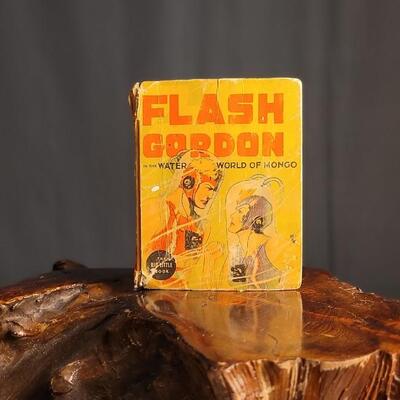 Lot 65: Vintage 1937 The Big Little Book FLASH GORDON in the WATER WORLD OF MONGO